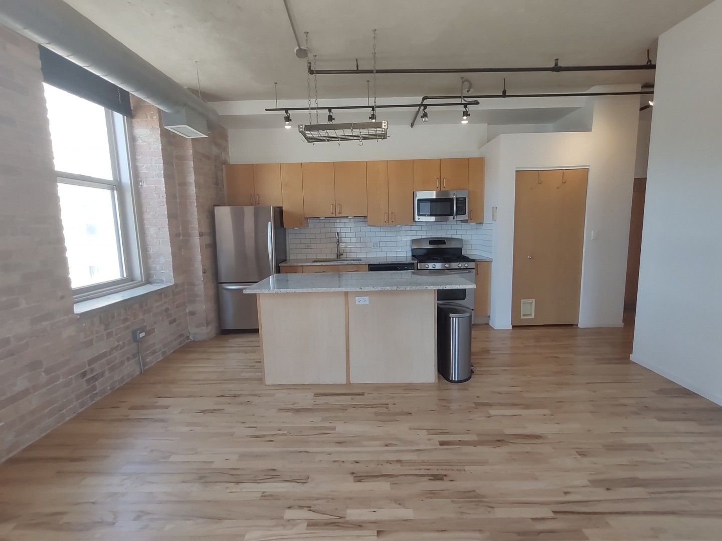 420 South Clinton Street, Unit 302 Chicago, IL 60607 - Photo 2 of 21