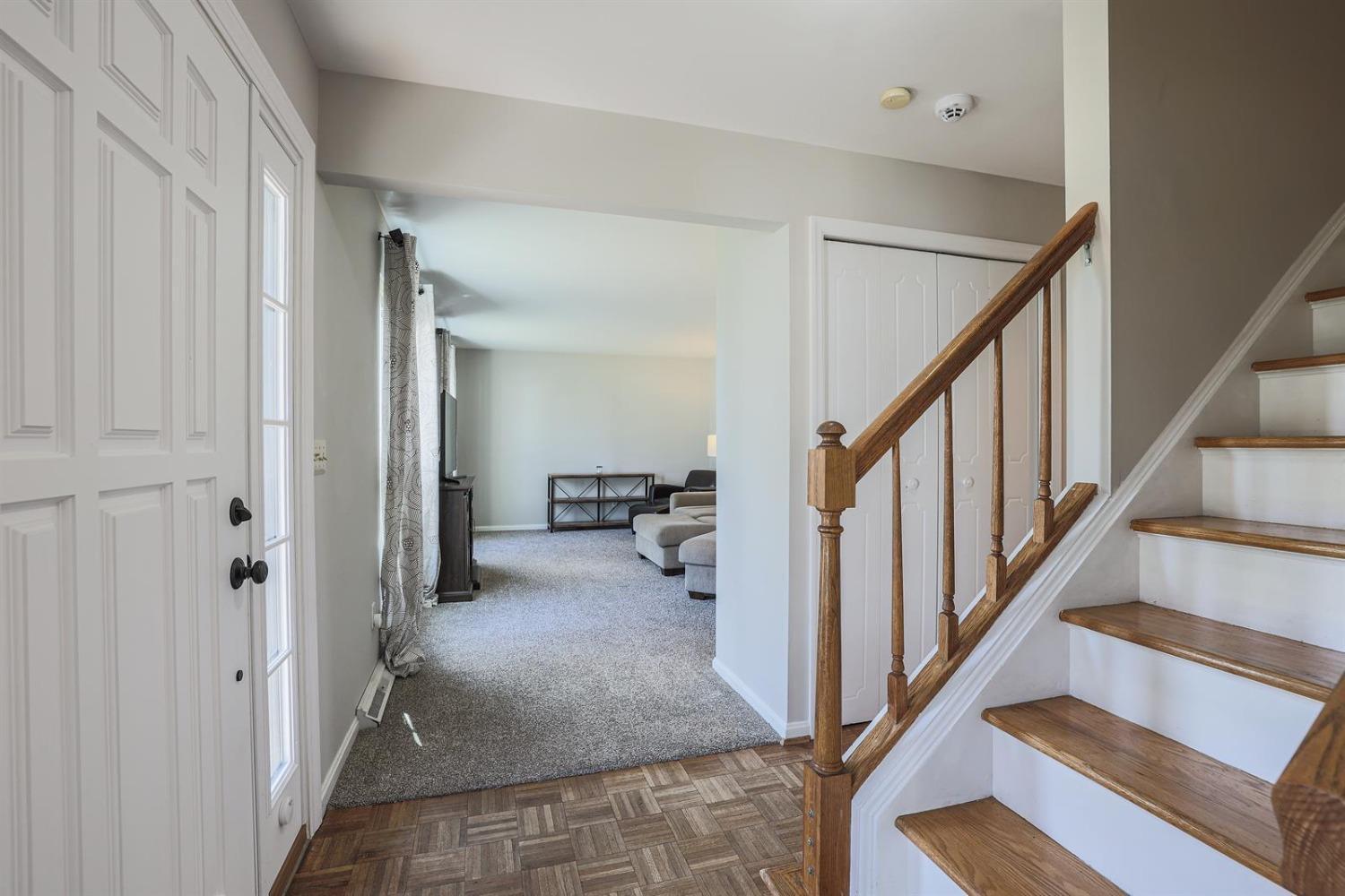 765 Ackley Road Cincinnati, OH 45255 - Photo 4 of 32 Gallery Image 4