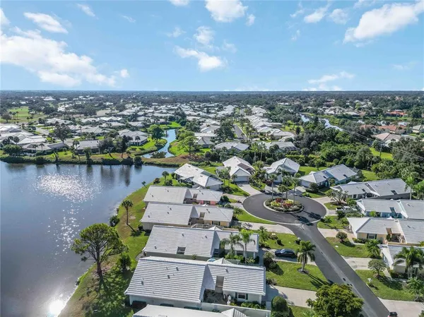 $299,900 | 805 Harrington Lake Drive North, Unit 76, Venice, FL 34293