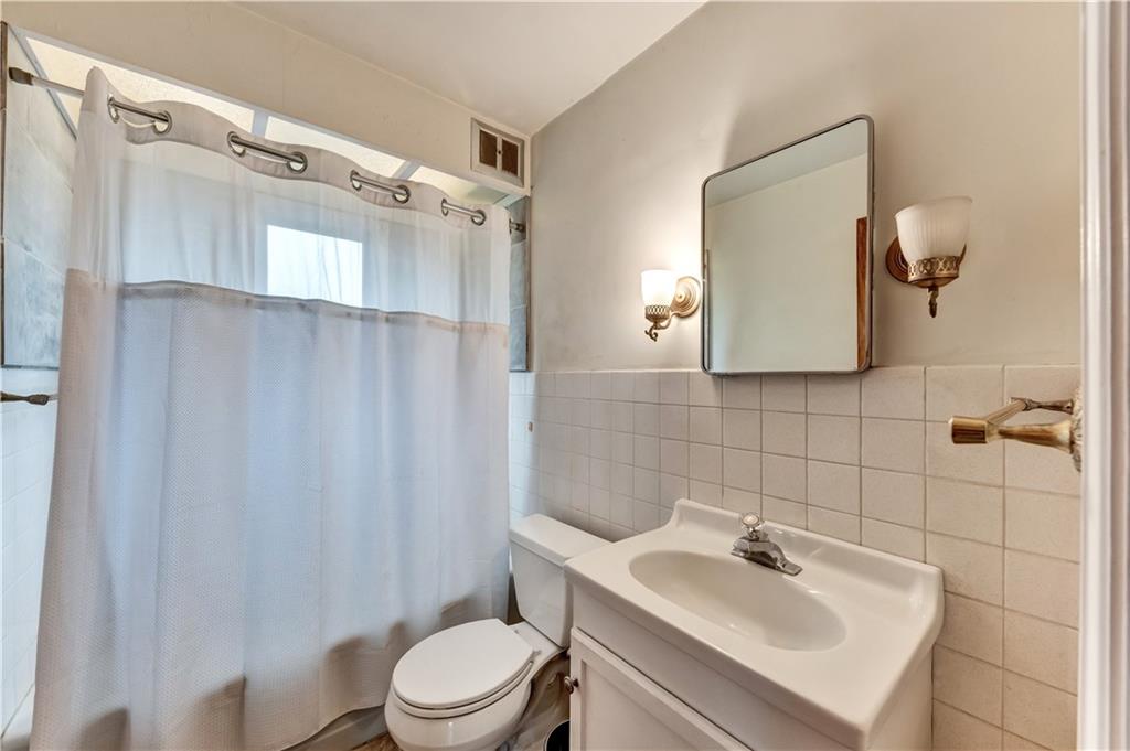 119 Shafer Road Coraopolis, PA 15108 - Photo 11 of 25 Gallery Image 11