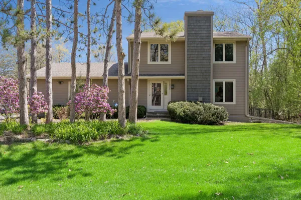 $665,000 | 2521 Abbey Hill Drive, Minnetonka, MN 55305