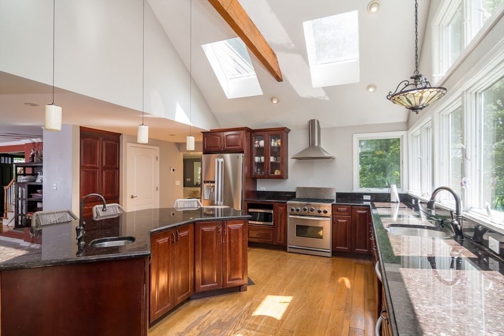 132 Pelham Island Road Wayland, MA 01778 - Photo 6 of 18