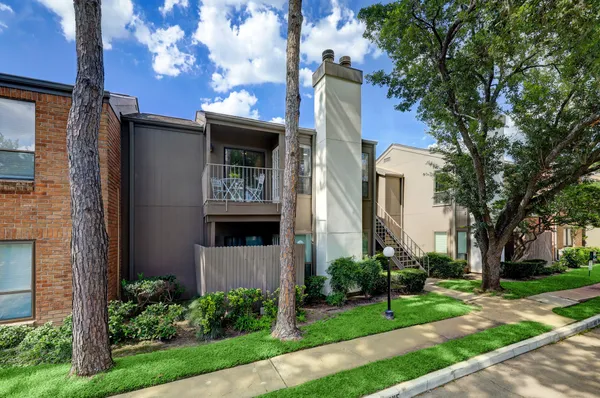$1,950 | 1201 Bering Drive, Unit 68, Houston, TX 77057