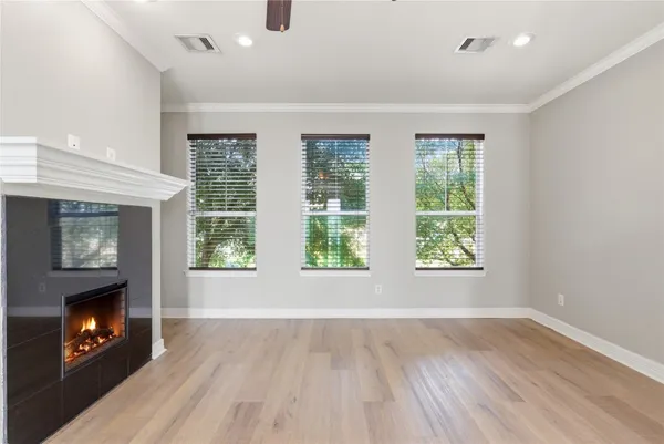 $2,500 | 408 Eichwurzel Lane, Unit D, Houston, TX 77009