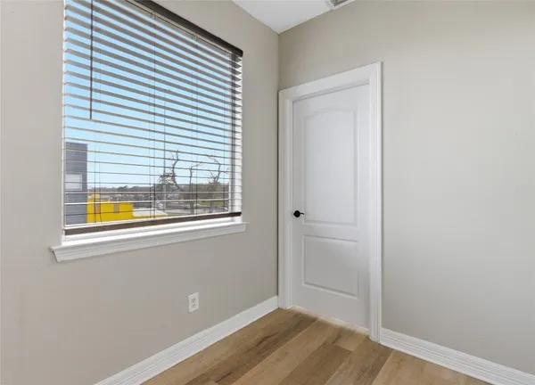 $2,500 | 408 Eichwurzel Lane, Unit D, Houston, TX 77009