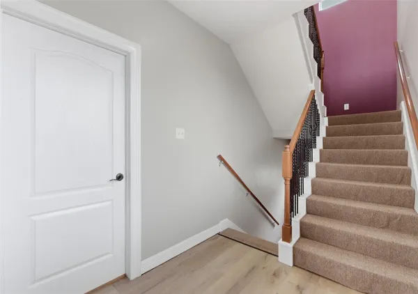 $2,500 | 408 Eichwurzel Lane, Unit D, Houston, TX 77009