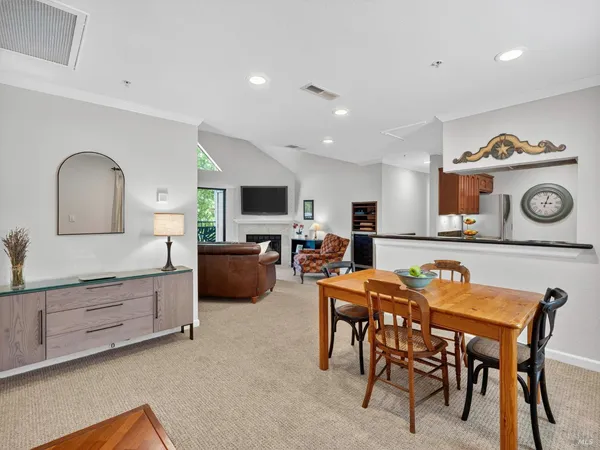 $675,000 | 216 Foss Creek Circle, Unit B, Healdsburg, CA 95448