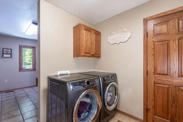 $684,900 | 180 Joray Drive, Mankato, MN 56001