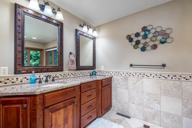 $684,900 | 180 Joray Drive, Mankato, MN 56001