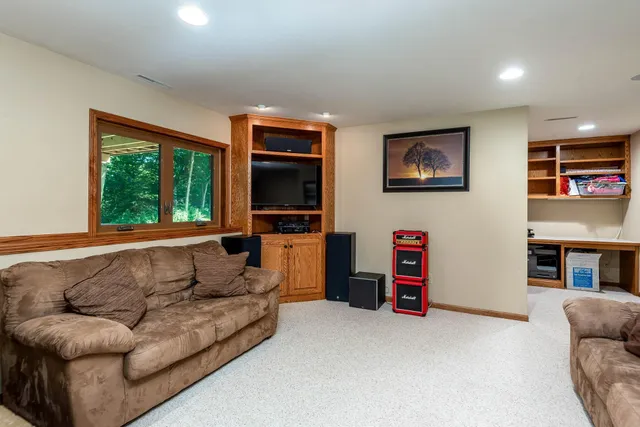 $684,900 | 180 Joray Drive, Mankato, MN 56001