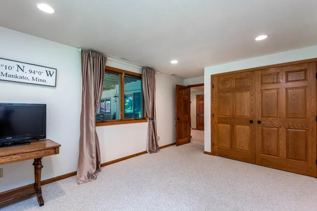 $684,900 | 180 Joray Drive, Mankato, MN 56001