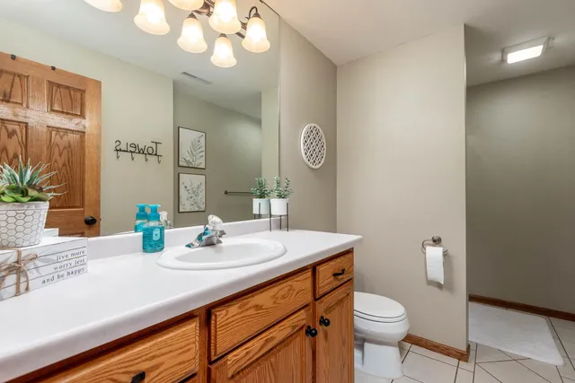 $684,900 | 180 Joray Drive, Mankato, MN 56001