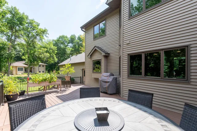 $684,900 | 180 Joray Drive, Mankato, MN 56001