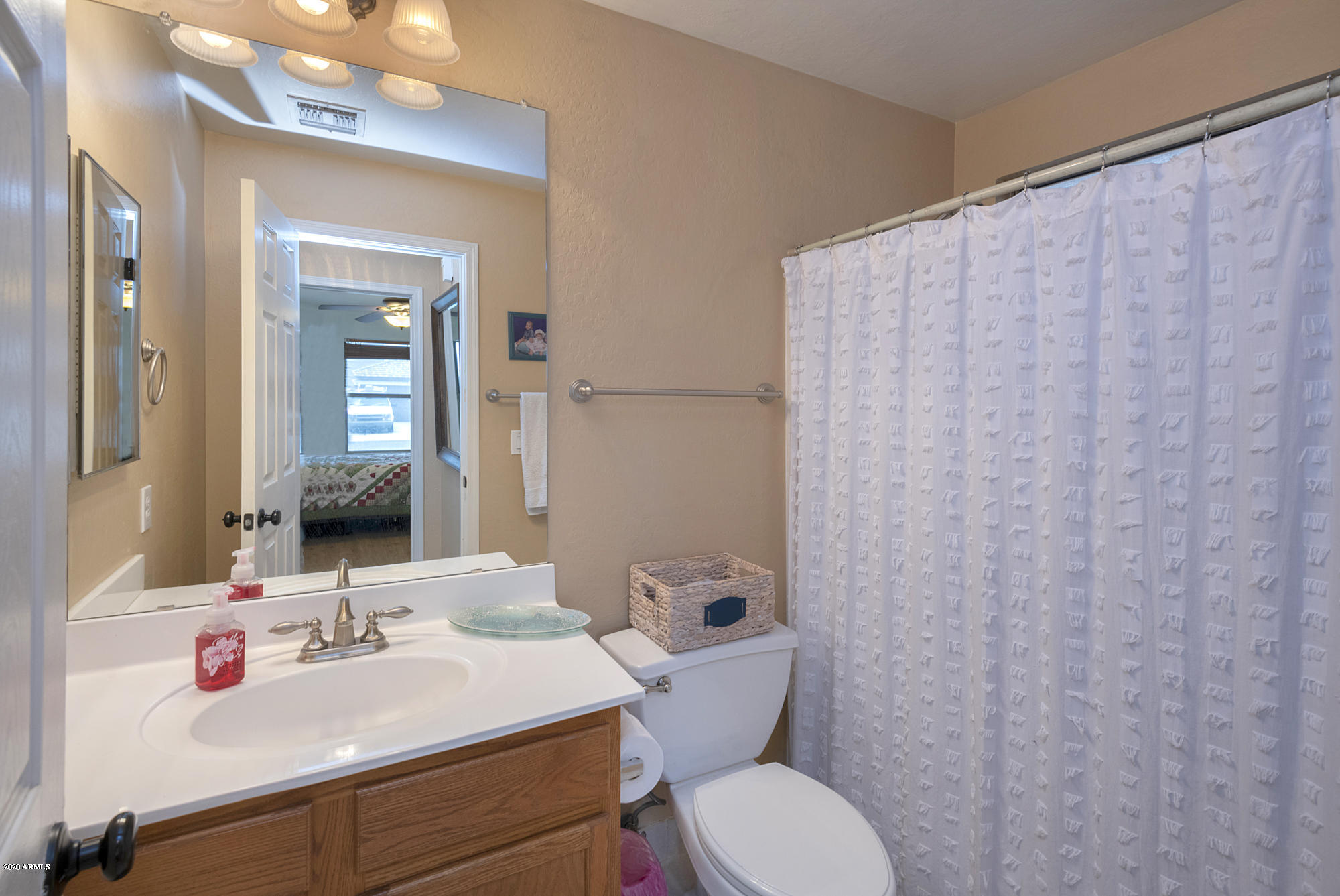 6786 West Rowel Road Peoria, AZ 85383 - Photo 21 of 39 Guest Bathroom