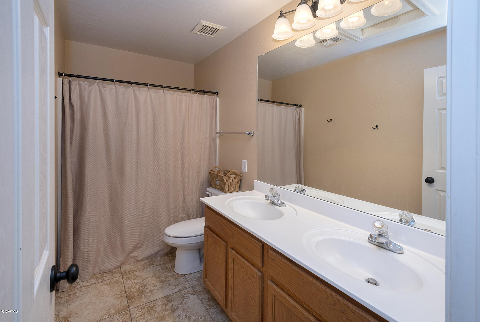 6786 West Rowel Road Peoria, AZ 85383 - Photo 6 of 39 Bathroom