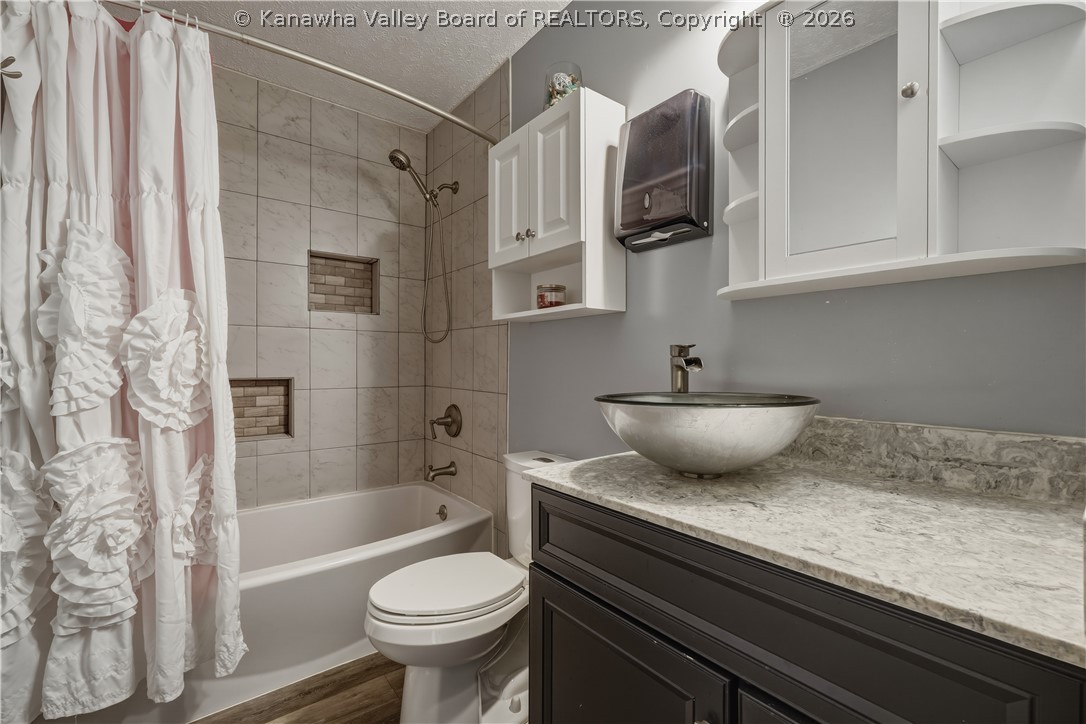 119 Rolling Meadows Road Scott Depot, WV 25560 - Photo 15 of 37 Gallery Image 15