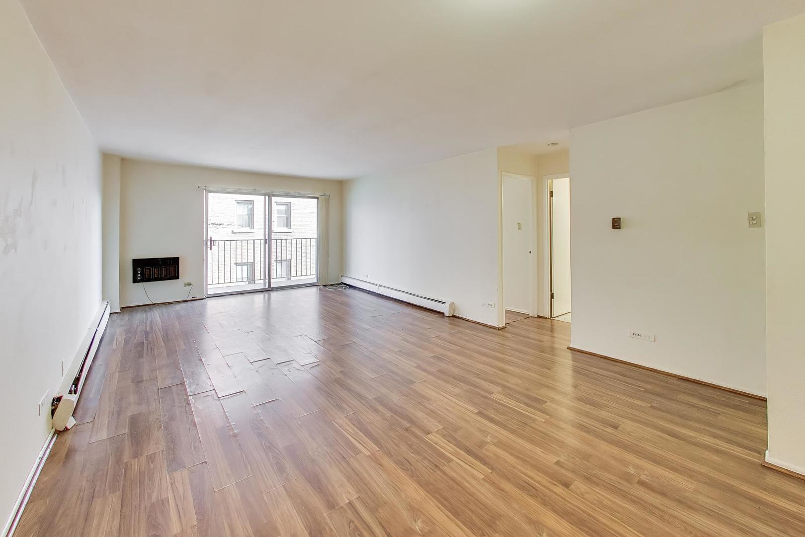 1567 Ridge Avenue, Unit 406 Evanston, IL 60201 - Photo 2 of 10 Gallery Image 2