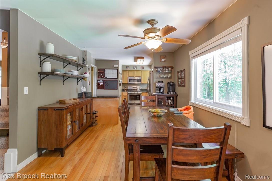 362 Welch Road Northville, MI 48167 - Photo 5 of 23 Dining area close up
