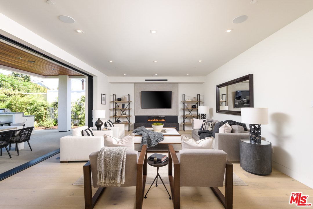 1309 Pine Street Santa Monica, CA 90405 - Photo 11 of 30