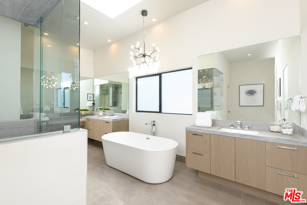 1309 Pine Street Santa Monica, CA 90405 - Photo 21 of 30