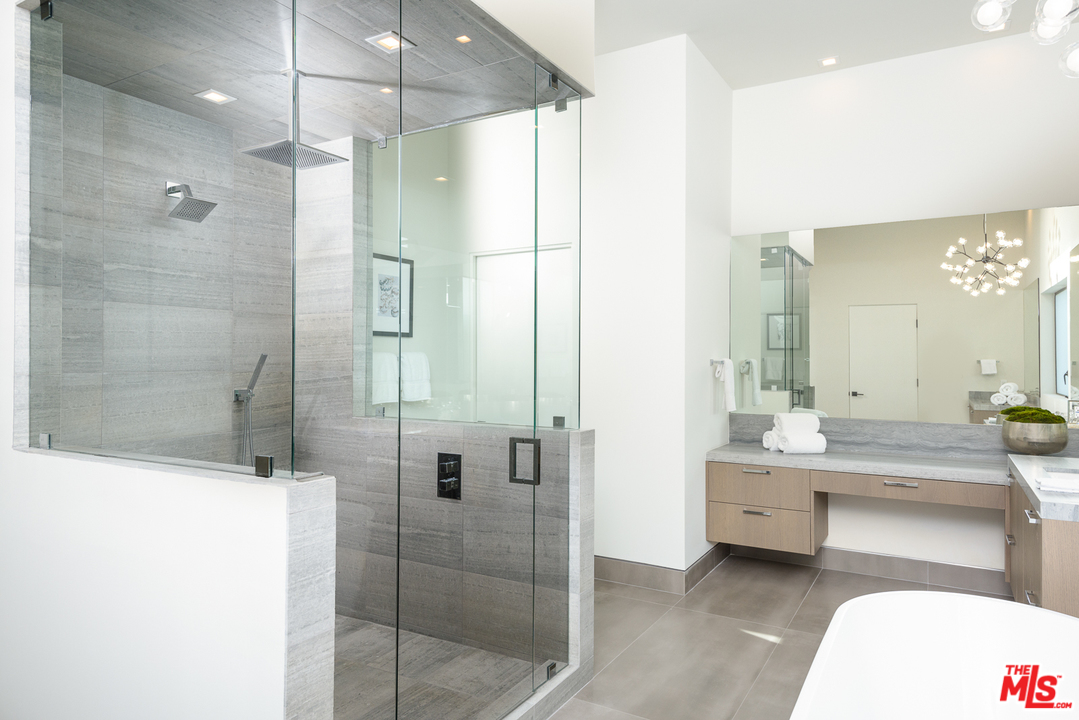 1309 Pine Street Santa Monica, CA 90405 - Photo 22 of 30