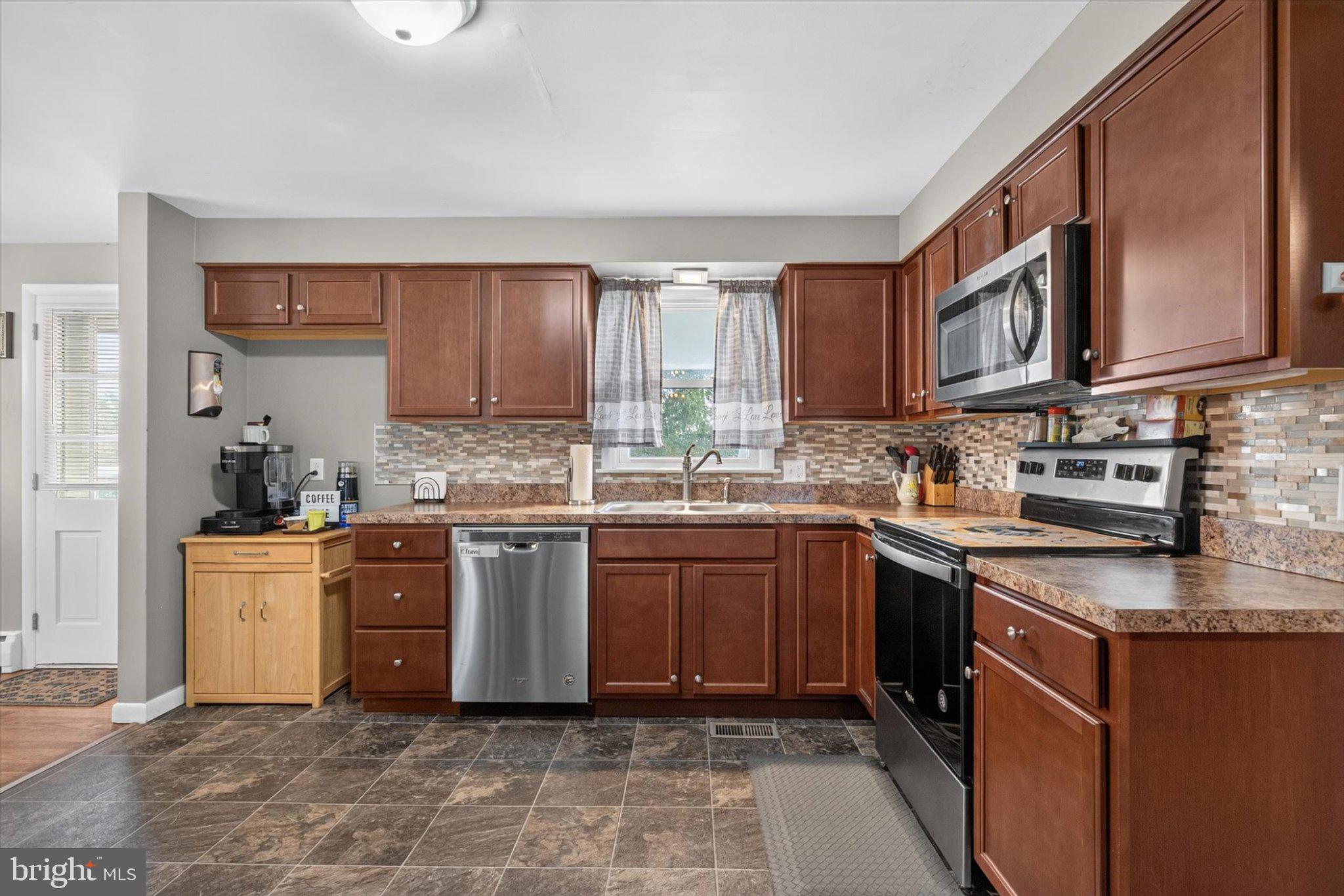 4840 Darlington Road York, PA 17408 - Photo 9 of 38 Gallery Image 9