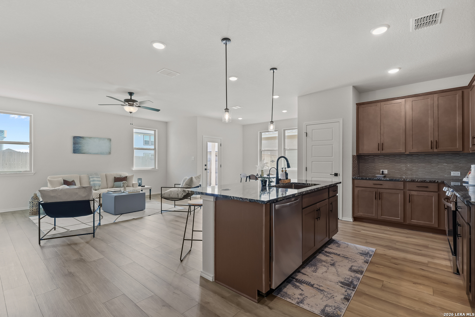 309 Jills Path Seguin, TX 78155 - Photo 8 of 32