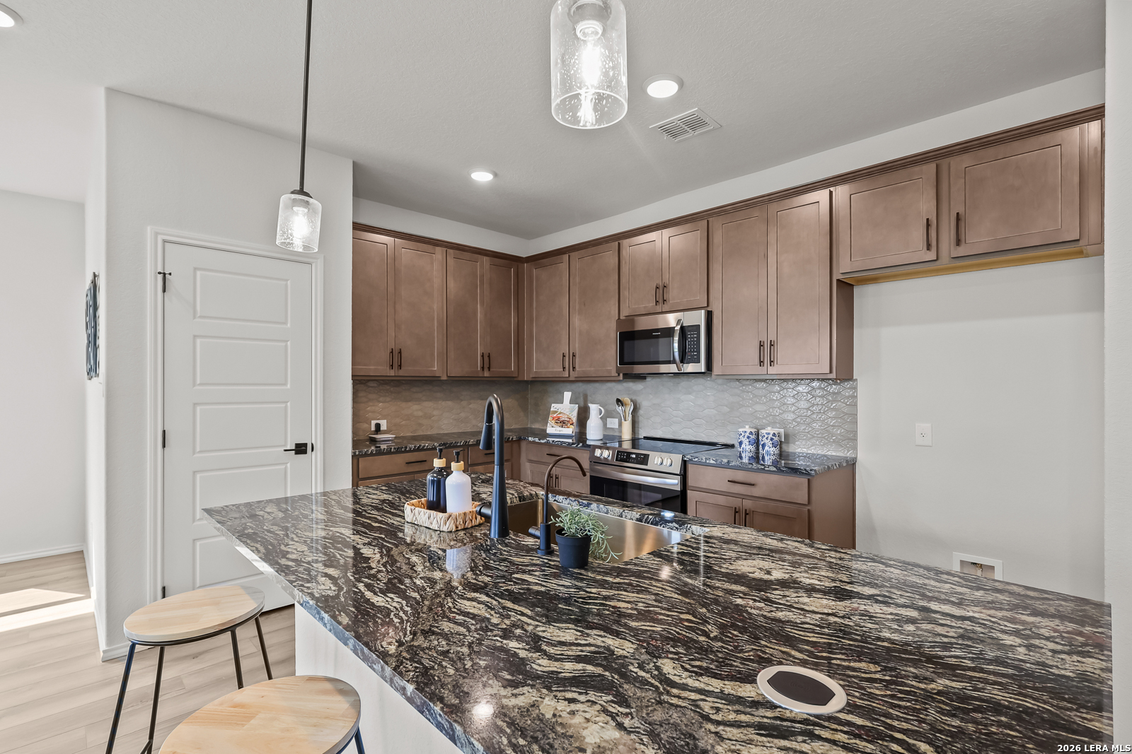 309 Jills Path Seguin, TX 78155 - Photo 10 of 32