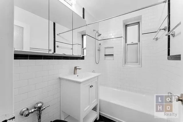 $575,000 | 550 Grand Street, Unit H1B | Lower East Side