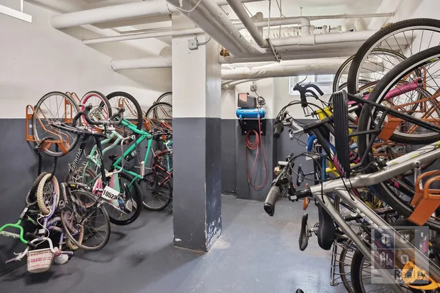 $575,000 | 550 Grand Street, Unit H1B | Lower East Side