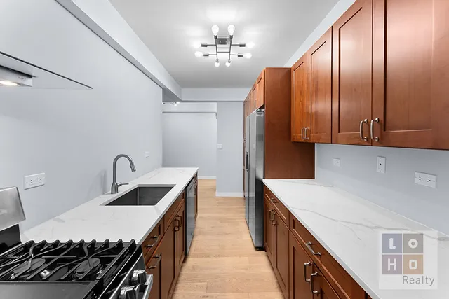 $575,000 | 550 Grand Street, Unit H1B | Lower East Side