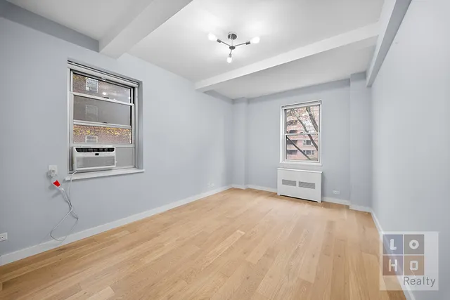 $575,000 | 550 Grand Street, Unit H1B | Lower East Side