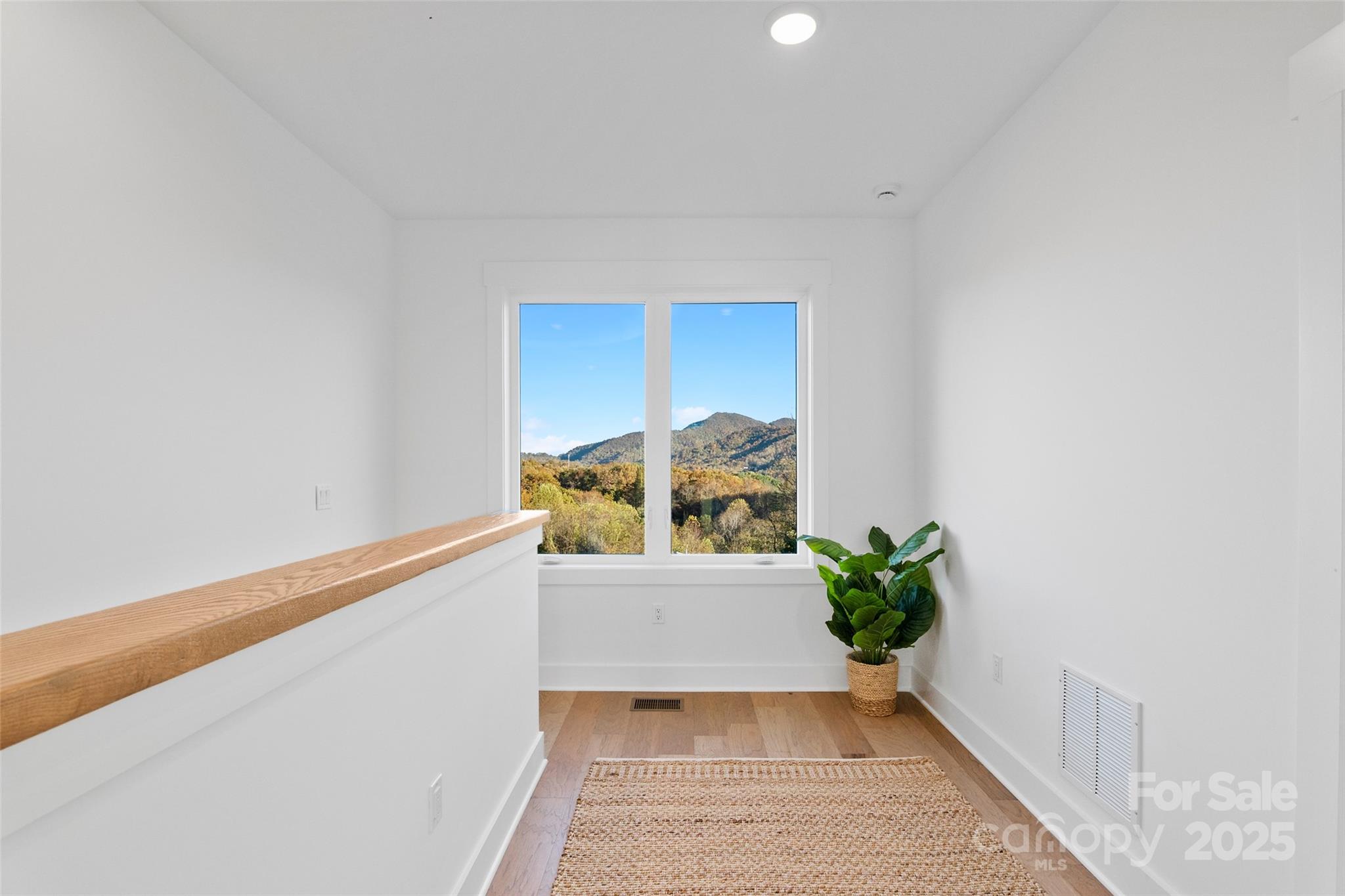 872 Newfound Road Canton, NC 28716 - Photo 28 of 44 a view of an entryway