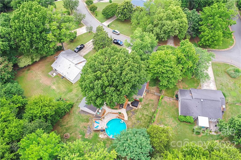 12118 Mapleton Road Charlotte, NC 28273 - Photo 43 of 48 an aerial view of a house with a yard and garden