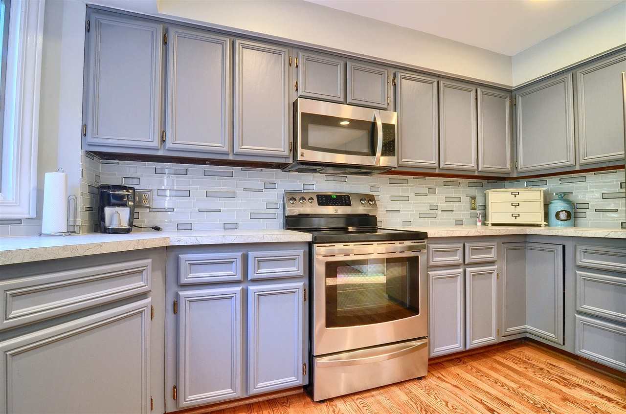 561 Sunlight Drive Rochester, MI 48309 - Photo 10 of 30 Kitchen