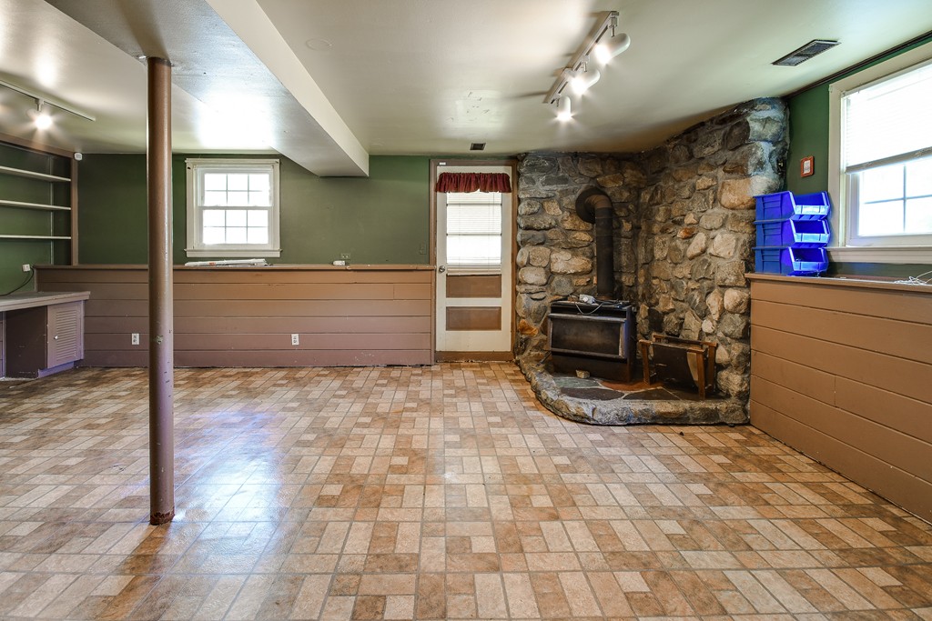 21 Pamela Road Framingham, MA 01701 - Photo 28 of 30 Gallery Image 28