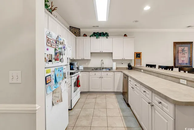 $264,900 | 4891 Luster Leaf Circle, Unit 302, Myrtle Beach, SC 29577