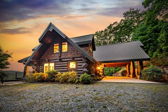 a view of a walk in closet