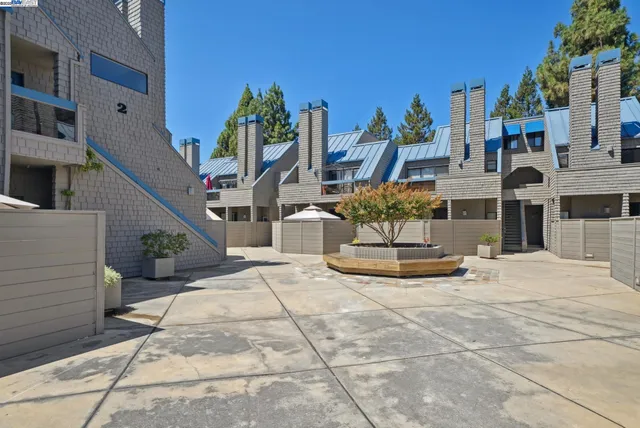 a view of a house with entertaining space