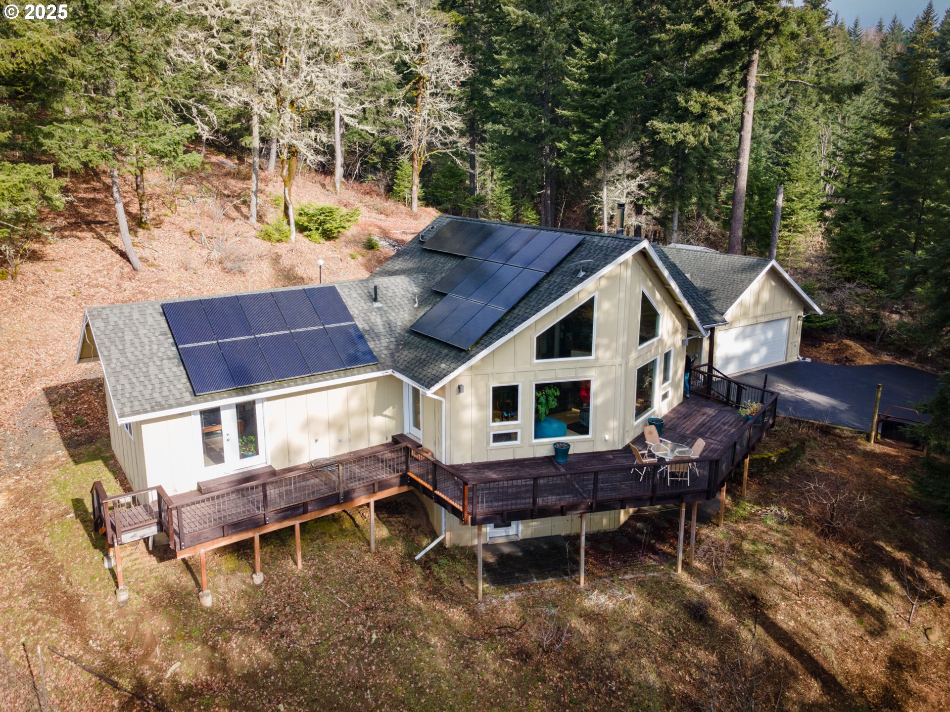 331 Upper Lakeview Rd Road White Salmon, WA 98672 - Photo 1 of 37 Gallery Image 1