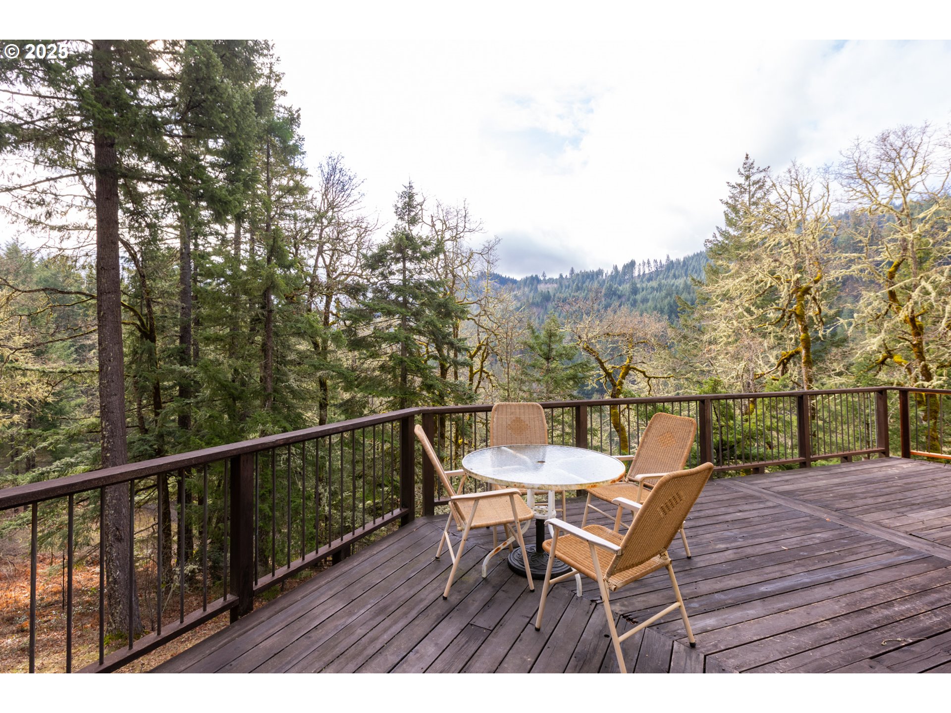 331 Upper Lakeview Rd Road White Salmon, WA 98672 - Photo 16 of 37 Gallery Image 16