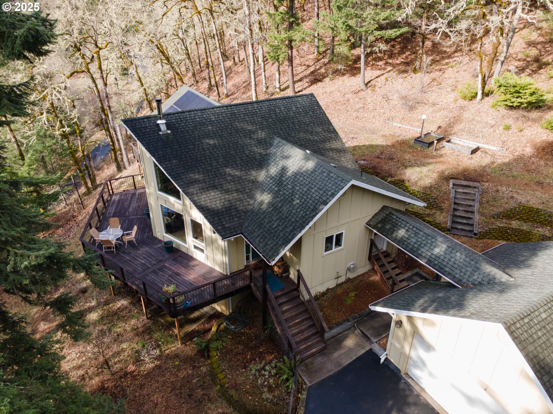 331 Upper Lakeview Rd Road White Salmon, WA 98672 - Photo 3 of 37 Gallery Image 3