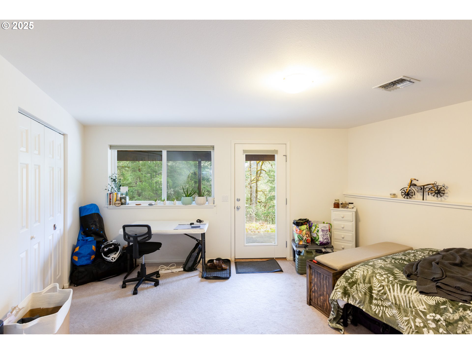 331 Upper Lakeview Rd Road White Salmon, WA 98672 - Photo 32 of 37 Bedroom