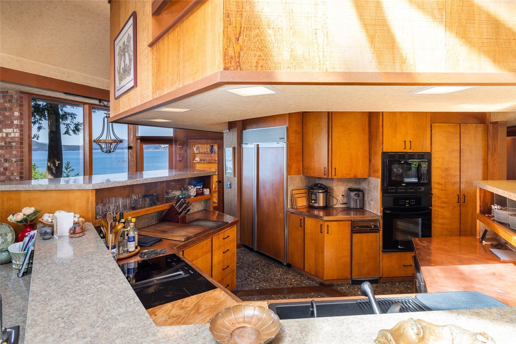 3559 Biz Point Road Anacortes, WA 98221 - Photo 18 of 40