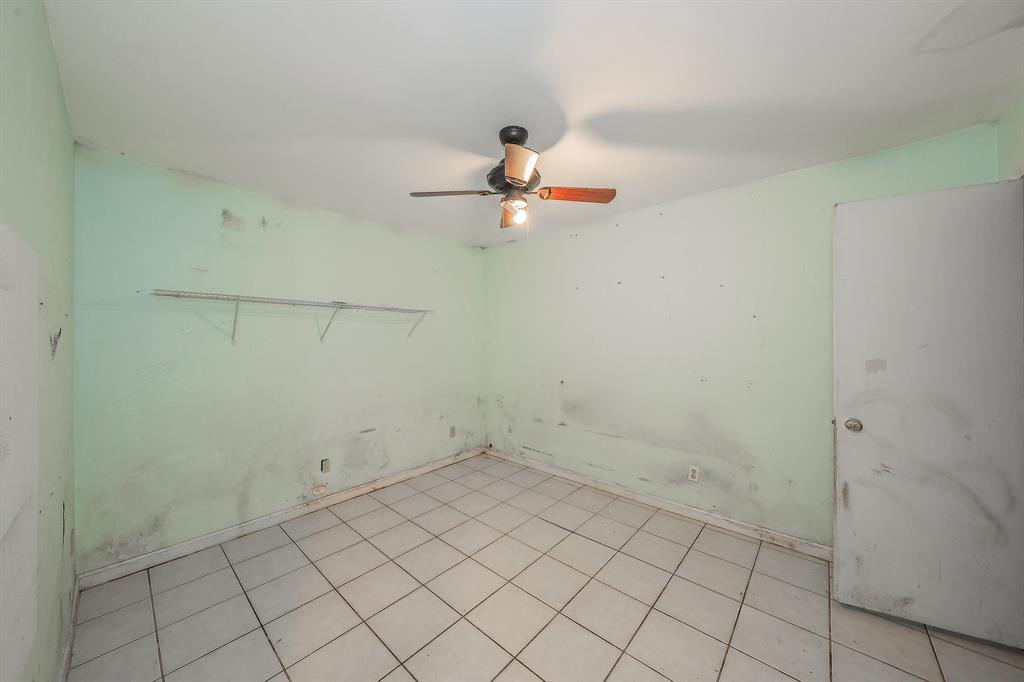 5709 Ranchogrande Drive Arlington, TX 76017 - Photo 15 of 28 a view of a room