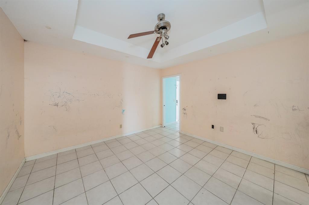 5709 Ranchogrande Drive Arlington, TX 76017 - Photo 21 of 28 a view of an empty room