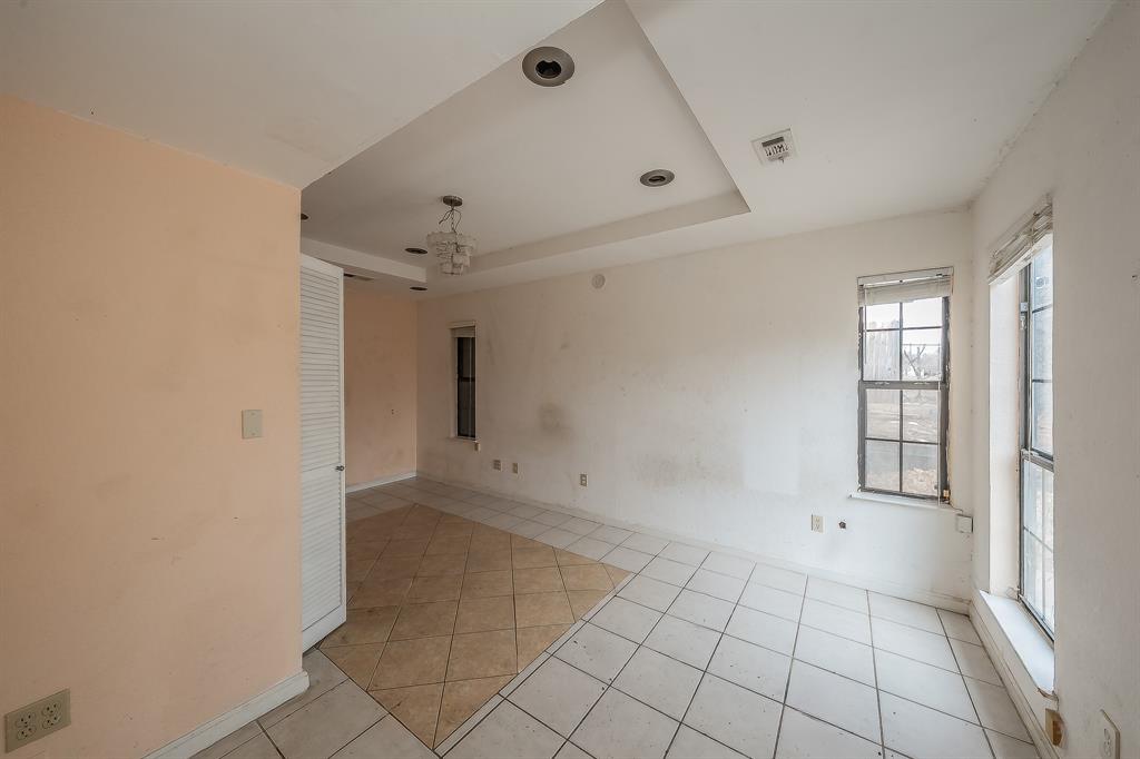 5709 Ranchogrande Drive Arlington, TX 76017 - Photo 25 of 28 a view of an empty room