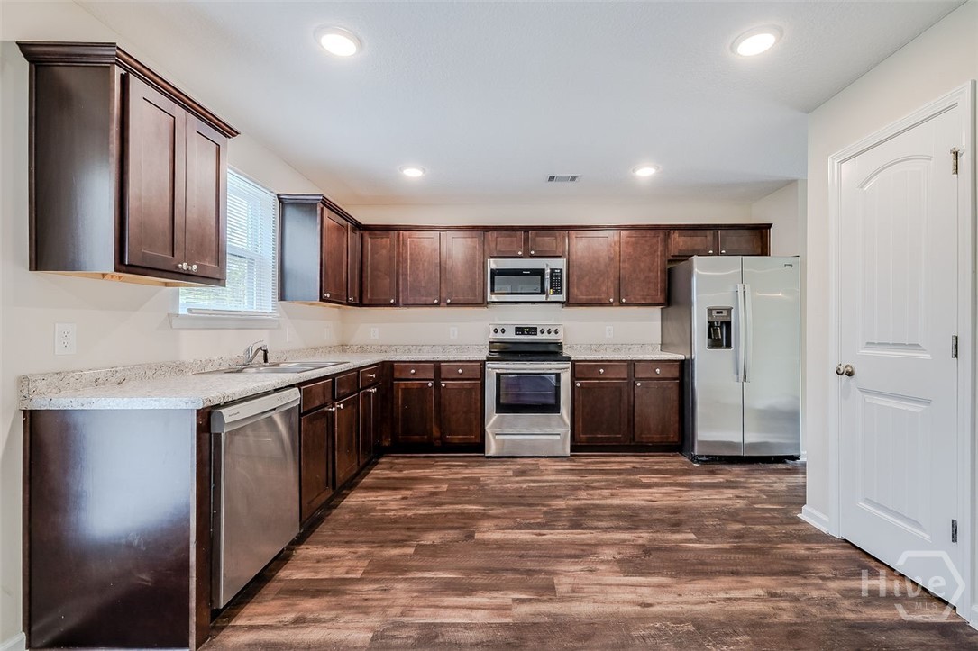 101 Rebel Estates Drive Springfield, GA 31329 - Photo 10 of 35