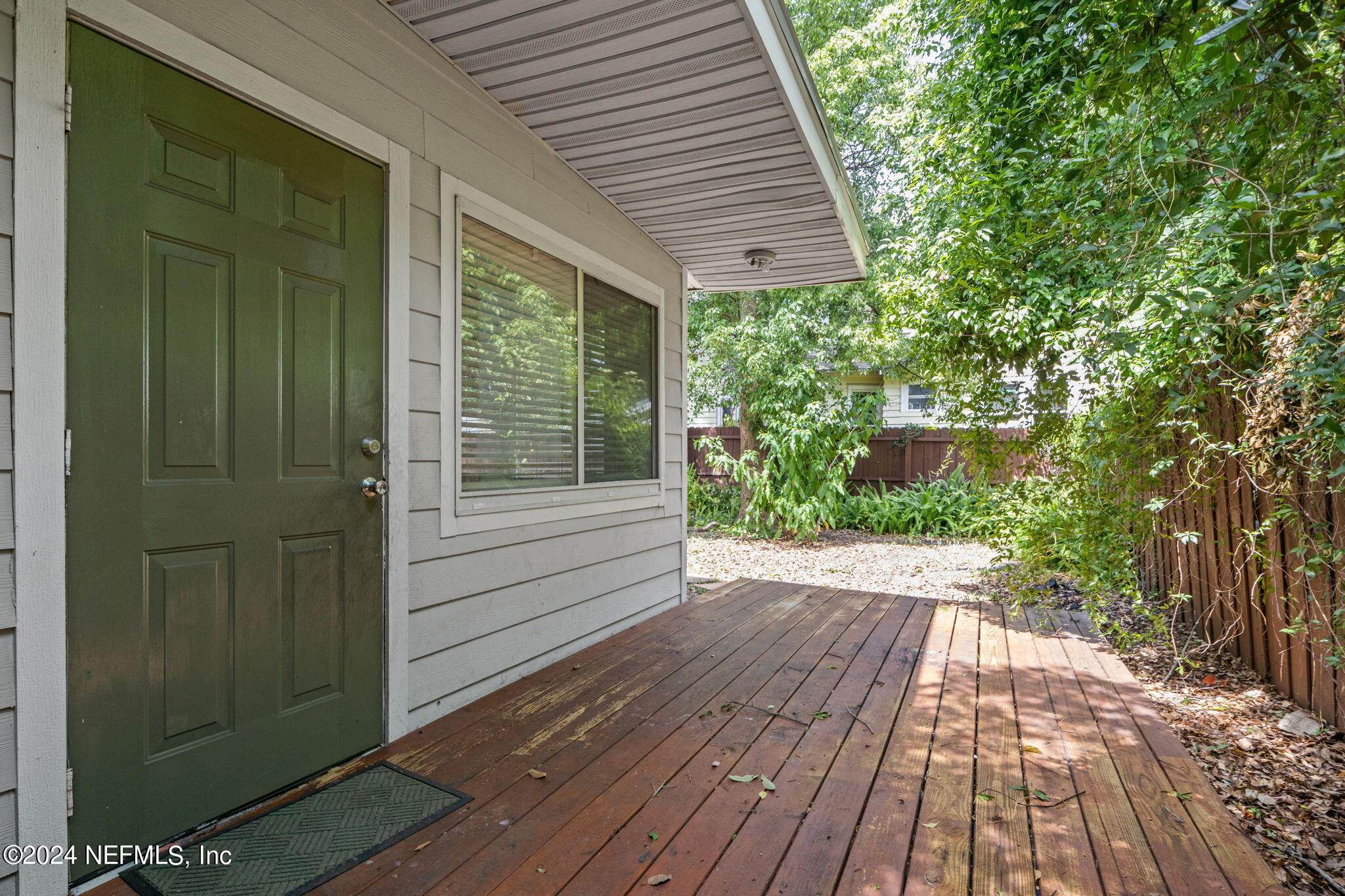 746 Hamilton Street Jacksonville, FL 32205 - Photo 26 of 28 a view of a backyard of the house