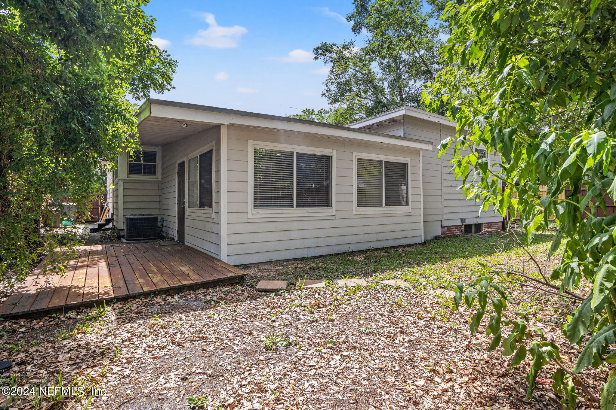 746 Hamilton Street Jacksonville, FL 32205 - Photo 27 of 28 a view of a house with a yard